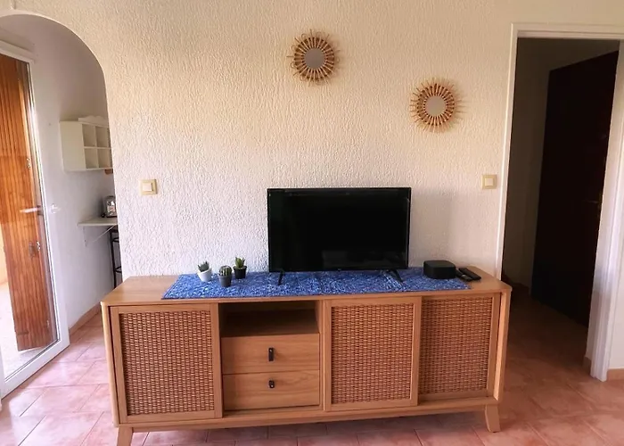 Lejlighed T2 Avec Terrasse & Parking A 5 Min Du Centre, 10 Min Des Plages Hyères